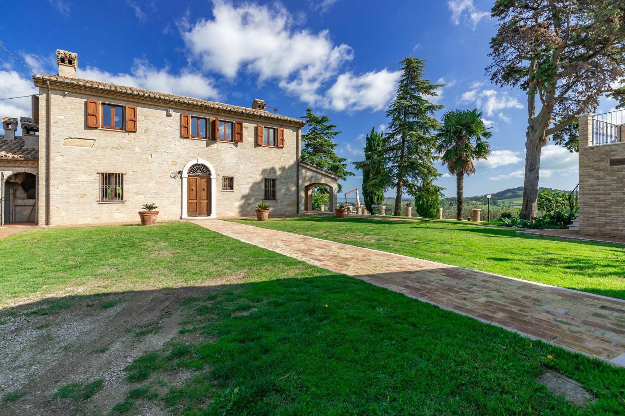Italian Experience-Villa Vagnini Pesaro Exterior photo